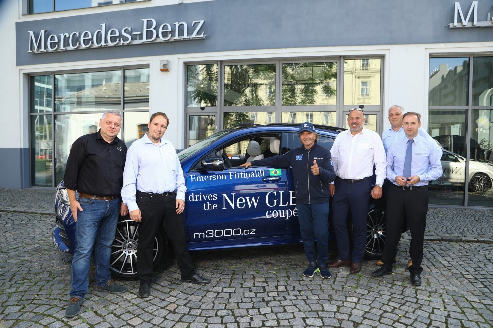Emerson Fittipaldi si splnil sen: V M3000 v Praze převzal Mercedes-Benz GLE kupé
