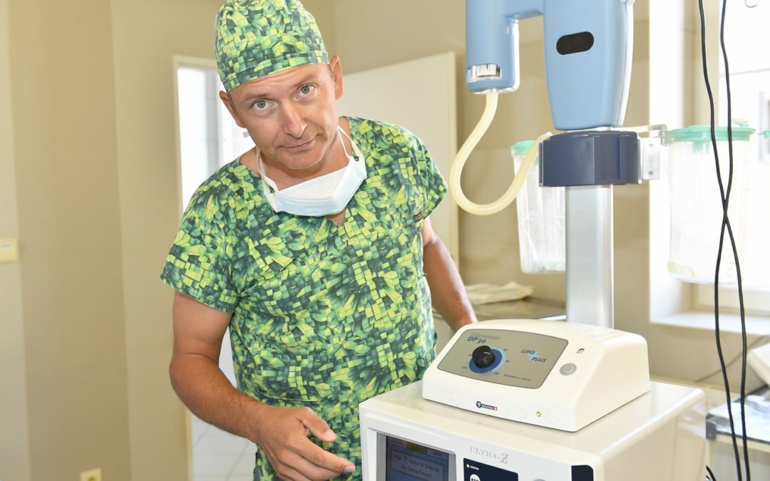 MUDr. Karel Urban: „Umíme pomoci mužům, které trápí nedostatky jejich těla.“
