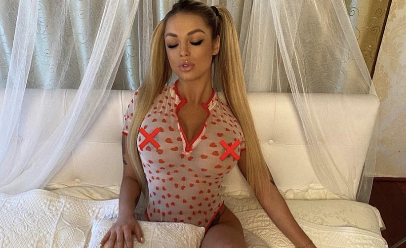 Tahle kočka slaví narozeniny! Bendová míří do Playboye