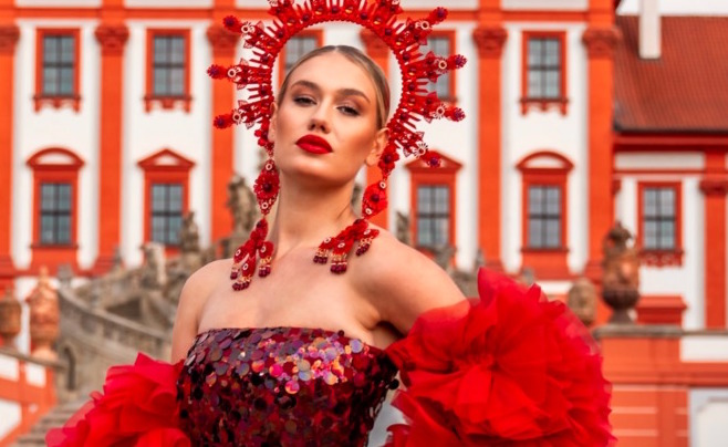 Štroffeková bude na Miss Earth v modelu Beaty Rajské. Korunku ozdobí červené diamanty