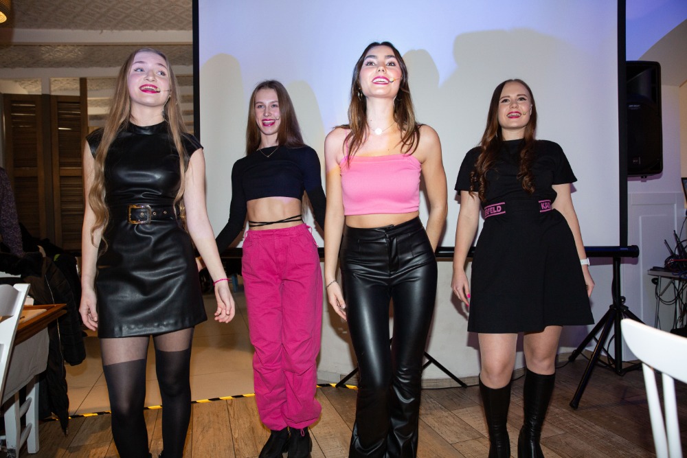 To byla podívaná: Babes na scéně!