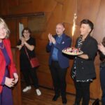 Limuzína, záplava kytek a hvězdní gratulanti. Dojatá Zuzana Bubílková slavila narozeniny ve velkém stylu