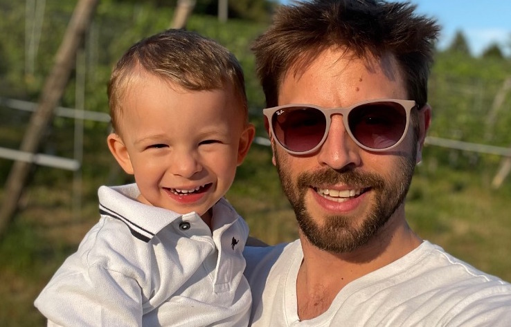 Gratulujeme! Jan Charouz a jeho manželka Nela budou mít druhé dítě