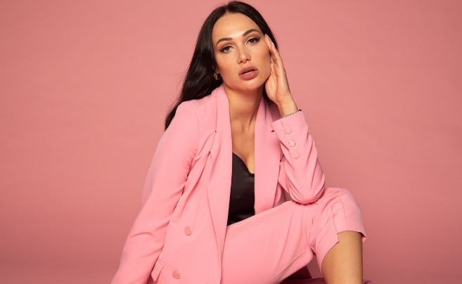 Kristýna Skácelová: Nejkrásnější realitní makléřka v Praze