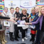Herečka Iva Hüttnerová a další osobnosti pokřtily kalendáře projektů Anděl mezi zdravotníky a Muž roku